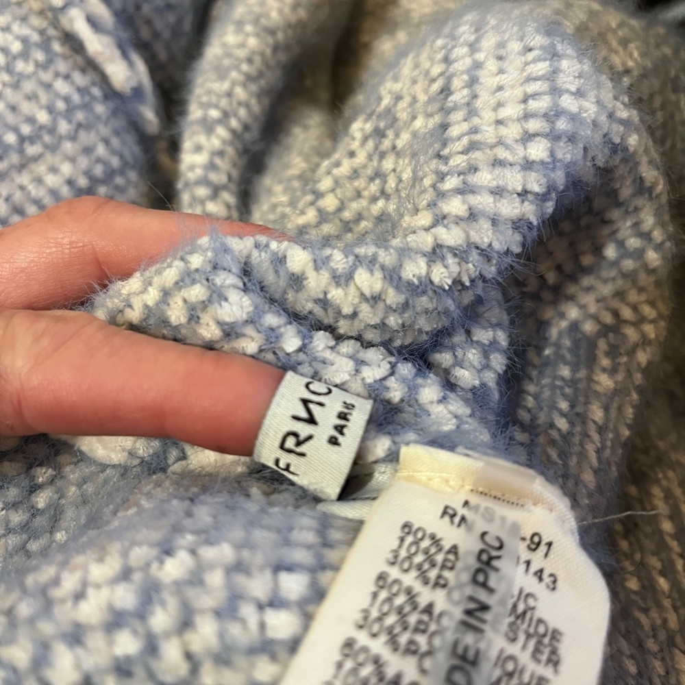 sweater - Picture 9 of 9